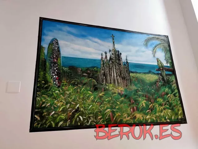 Mural de la Sagrada Familia y Torre Glòries en paisaje selvático