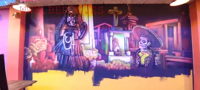 Decoración restaurante mexicano Girona mural fluorescente UV