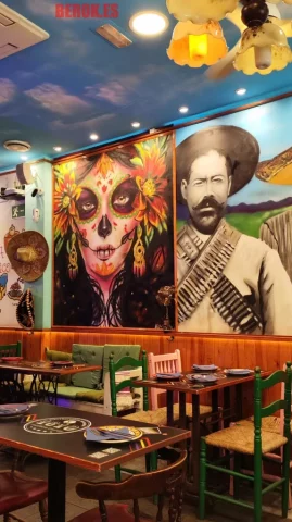 Graffiti mural de catrina mexicana en restaurante temático