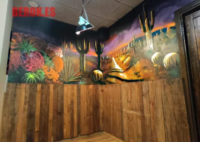 Graffiti mural interior en restaurante mexicano La Malinche Girona