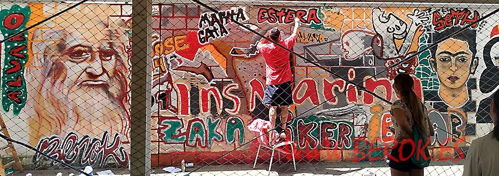 Taller de graffiti para adolescentes en el Instituto Marina de La Llagosta