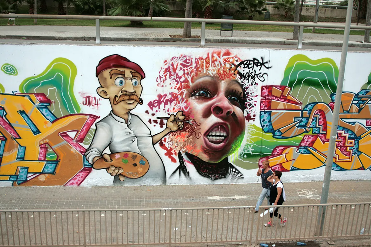 Mural de graffiti realista en paredes legales de Barcelona – ruta de murales urbanos