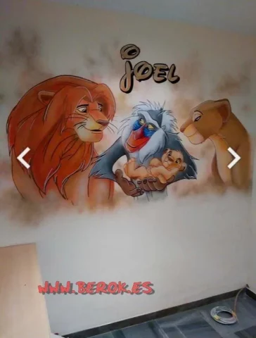 Mural Rey León con Simba bebé para dormitorio infantil Mural infantil del Rey León con Mufasa, Rafiki, Simba y Nala en habitación
