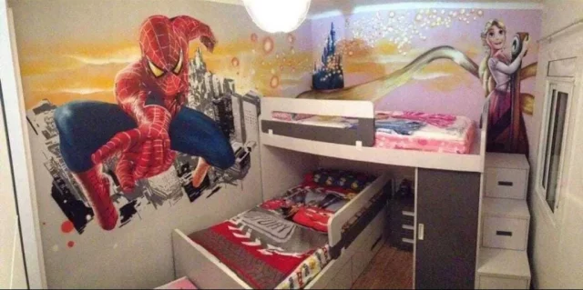 Mural Spiderman y Rapunzel para dormitorio infantil temático Mural infantil de Spiderman y Rapunzel en habitación con literas