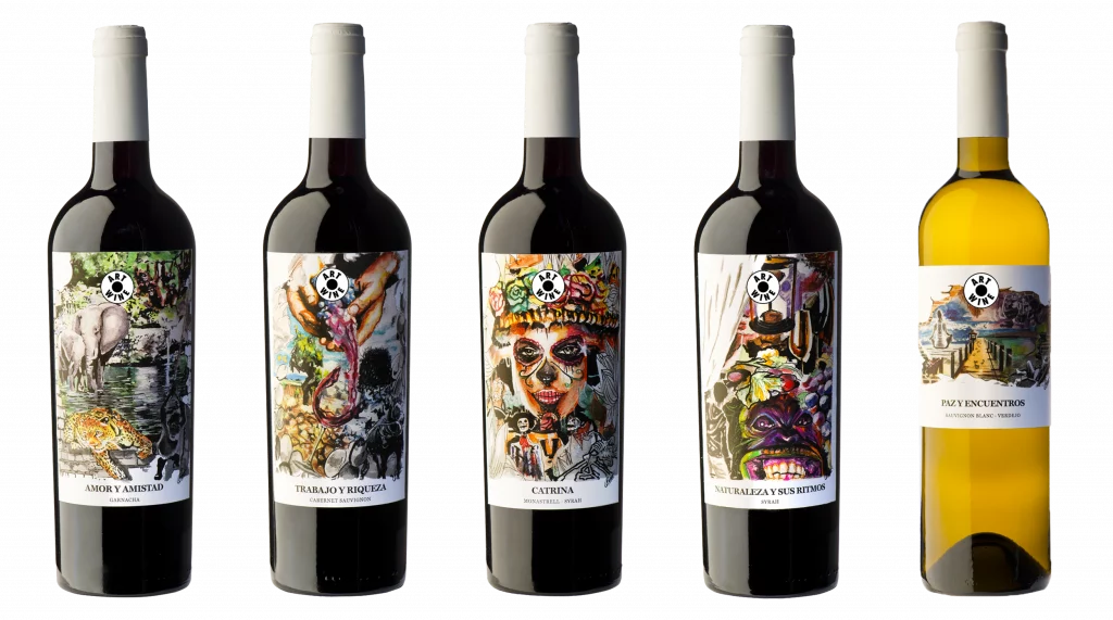 Etiquetas artísticas de vino con ilustraciones de animales, manos, catrina y paisajes