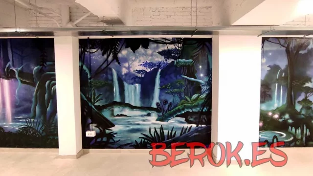 Graffiti mural decorativo Avatar con entorno selvático de Pandora