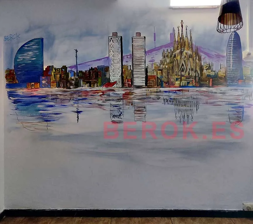 Mural graffiti skyline de Barcelona con Hotel W, Sagrada Familia, Torre Glòries, edificios modernos, montaña y reflejos sobre el agua
