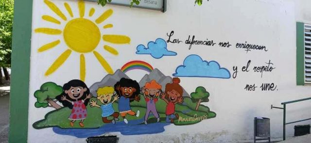 Graffiti educativo en colegio de Ventorros de San José Graffiti infantil educativo pintado en el colegio CEIP Besana de Granada