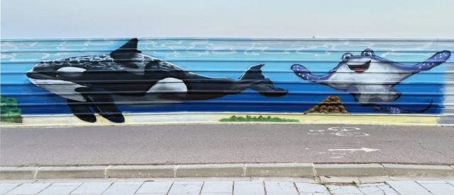 Orca y raya marina Orca y raya pintadas en mural marino de Cubelles