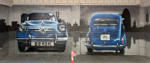 Mural Seat 600 azul y skyline de Barcelona Mural Seat 600 azul y skyline de Barcelona