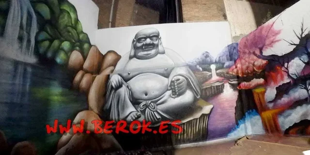 mural-buda-sonriente-patio-exterior