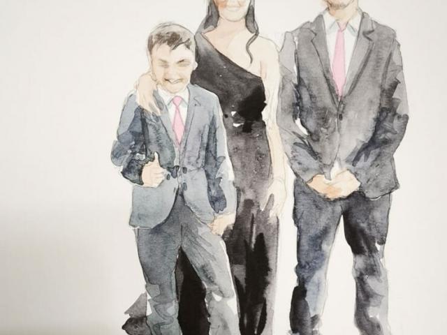 Detalle del retrato familiar de tres personas Ilustración en acuarela de tres personas, con una mujer de vestido negro y dos personas con traje.
