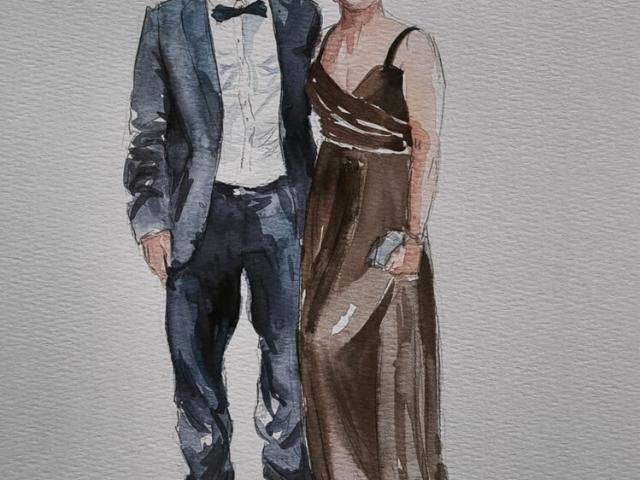 Detalle del retrato de pareja con pajarita Ilustración de una pareja con traje, pajarita y vestido largo marrón pintada en acuarela sobre papel.